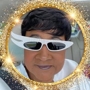 Meet your Posher, Denise